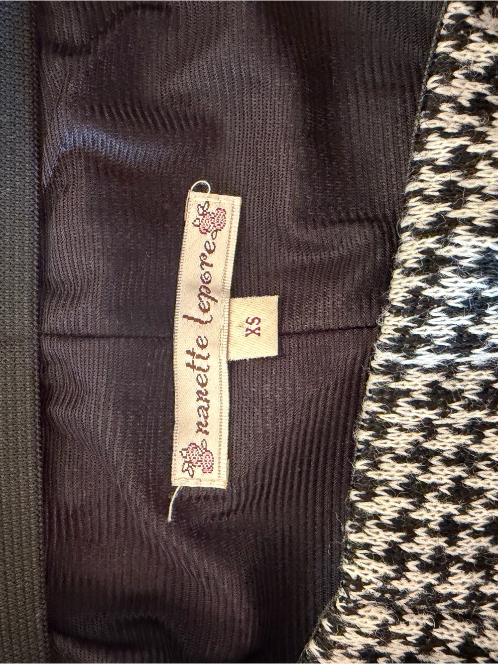 Nanette Lepore Black & White Houndstooth 2 Piece Set with Pink Lining - Picture 7 of 7